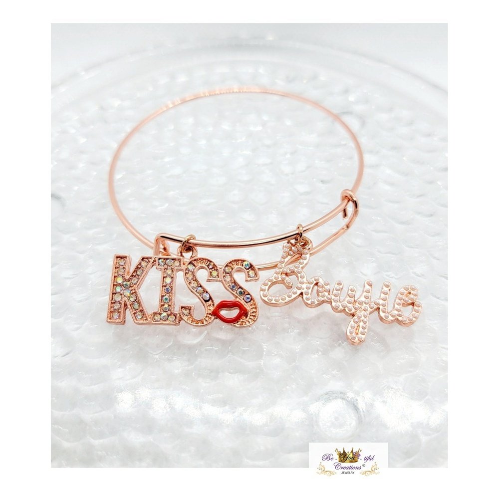 Kiss Bangle